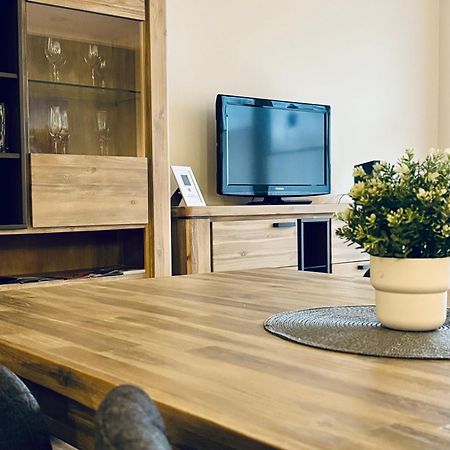Kleine Auszeit -- Inklusive Parkplatz & Wifi, Geschirrspueler, Waschmaschine & Terrasse Mit Strandkorb -- Perfekt Fuer Urlaub & Business Scharbeutz Esterno foto
